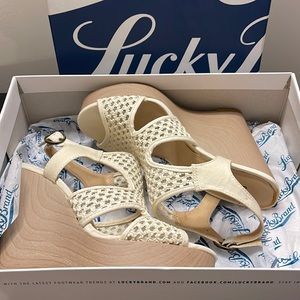 Lucky brand natural cream wedges, size 6M brand new